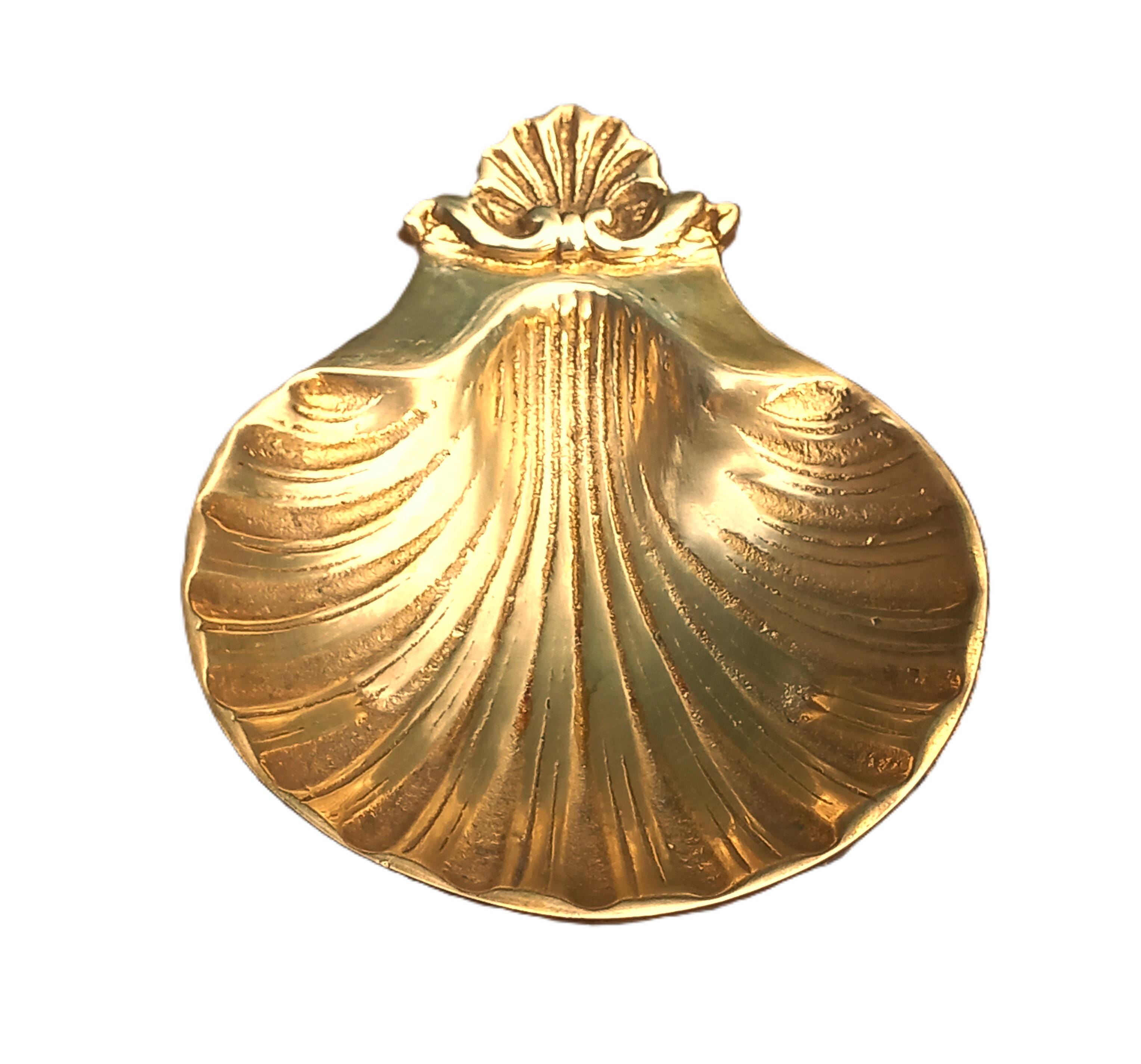 Brass scallop shell