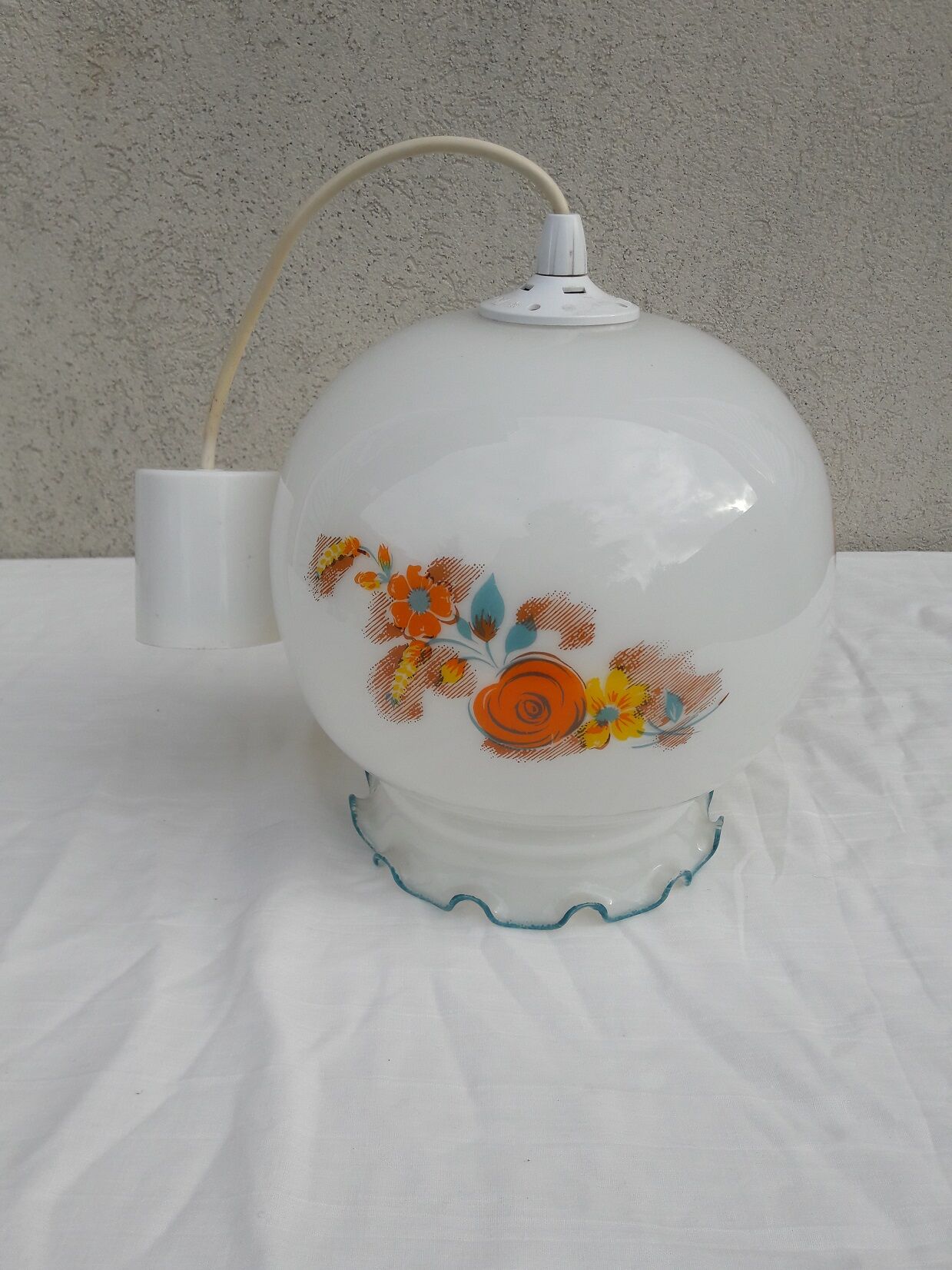 Suspension opaline