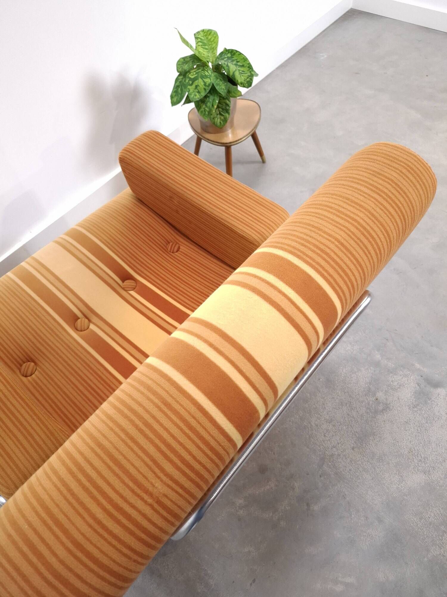 Vintage 1970s retractable lounge chair – Ochre yellow brown, sofa bed