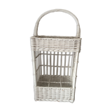 White wicker and rattan bar