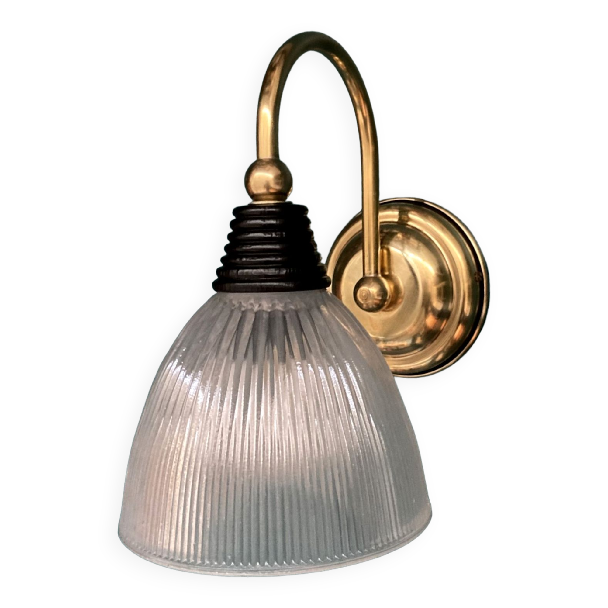 Pair of brass wall sconces and prismatic glass tulips vintage decoration lighting fixture