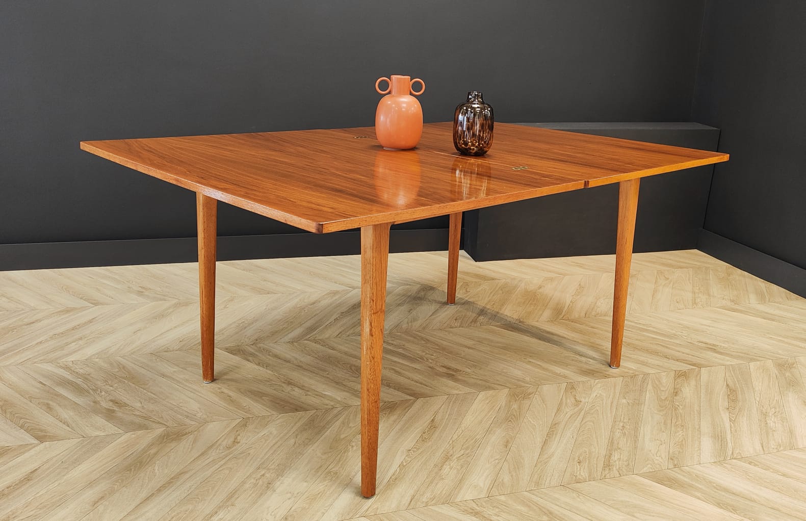 Mid Century extendable dining table | Vintage