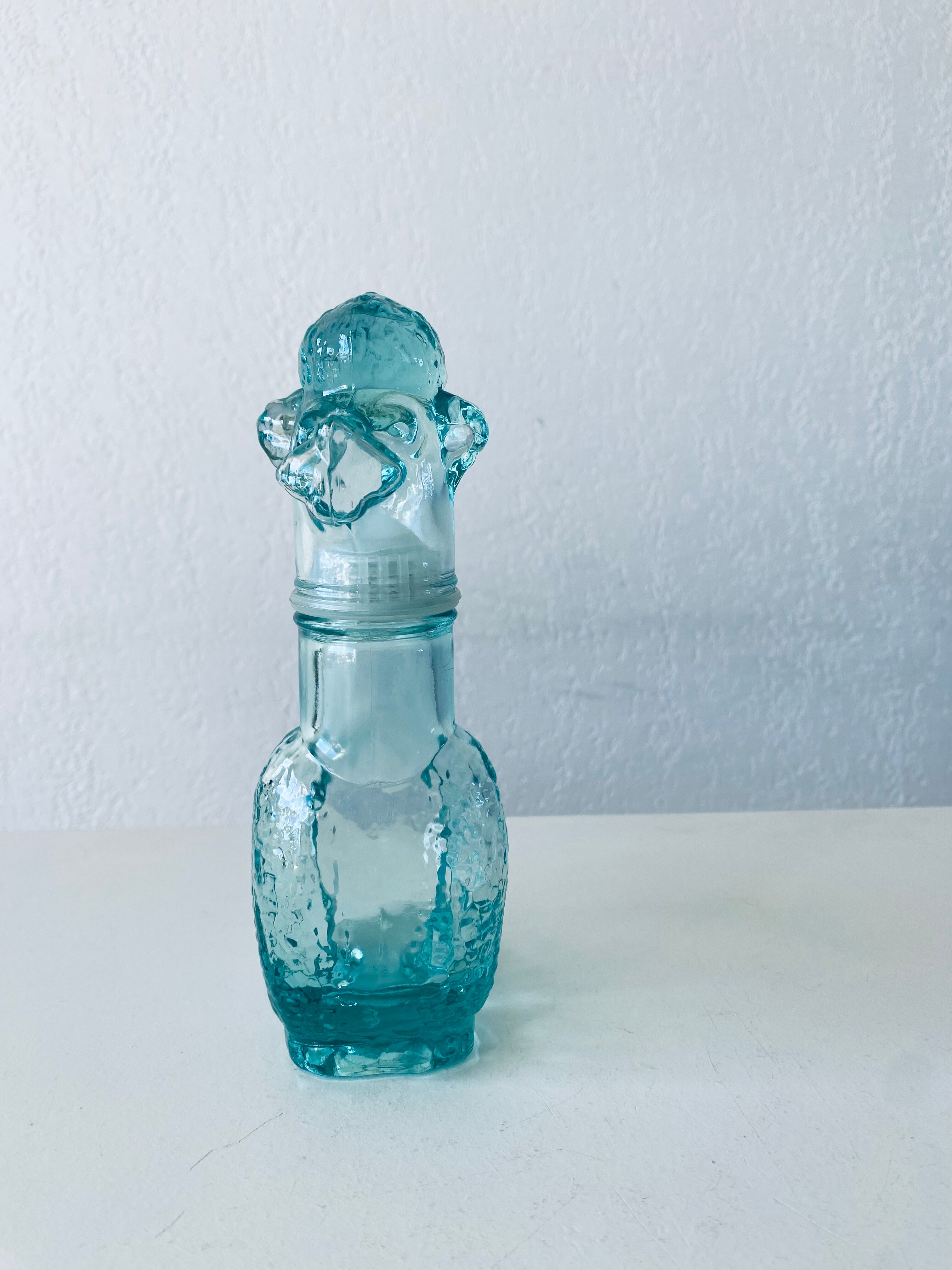 Carafe vintage en verre forme chien caniche