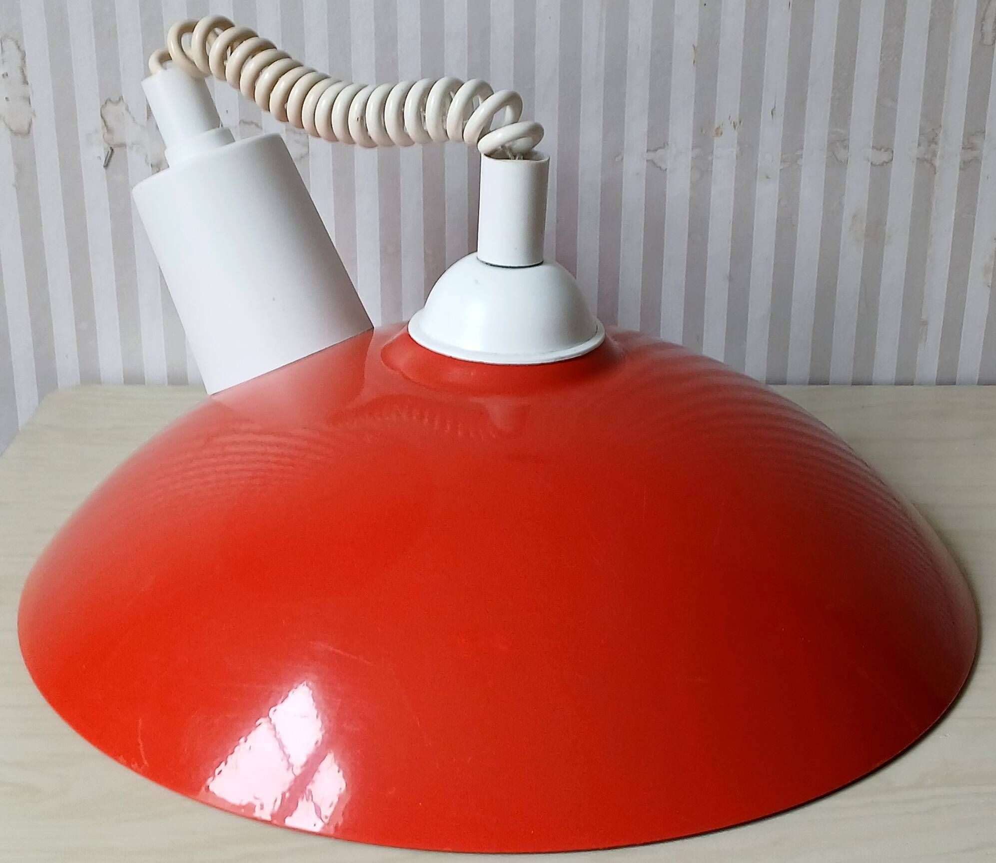 Italian pendant lamp rises & falls in red & orange lacquered metal, circa 1970
