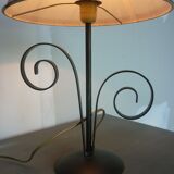 Lampe avec volutes en fer forgé et abat-jour ancien