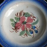Paire de plats en faïence