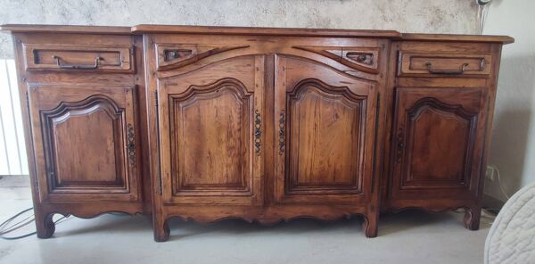 Magnifique bahut bas rustique chevillé de salle a manger