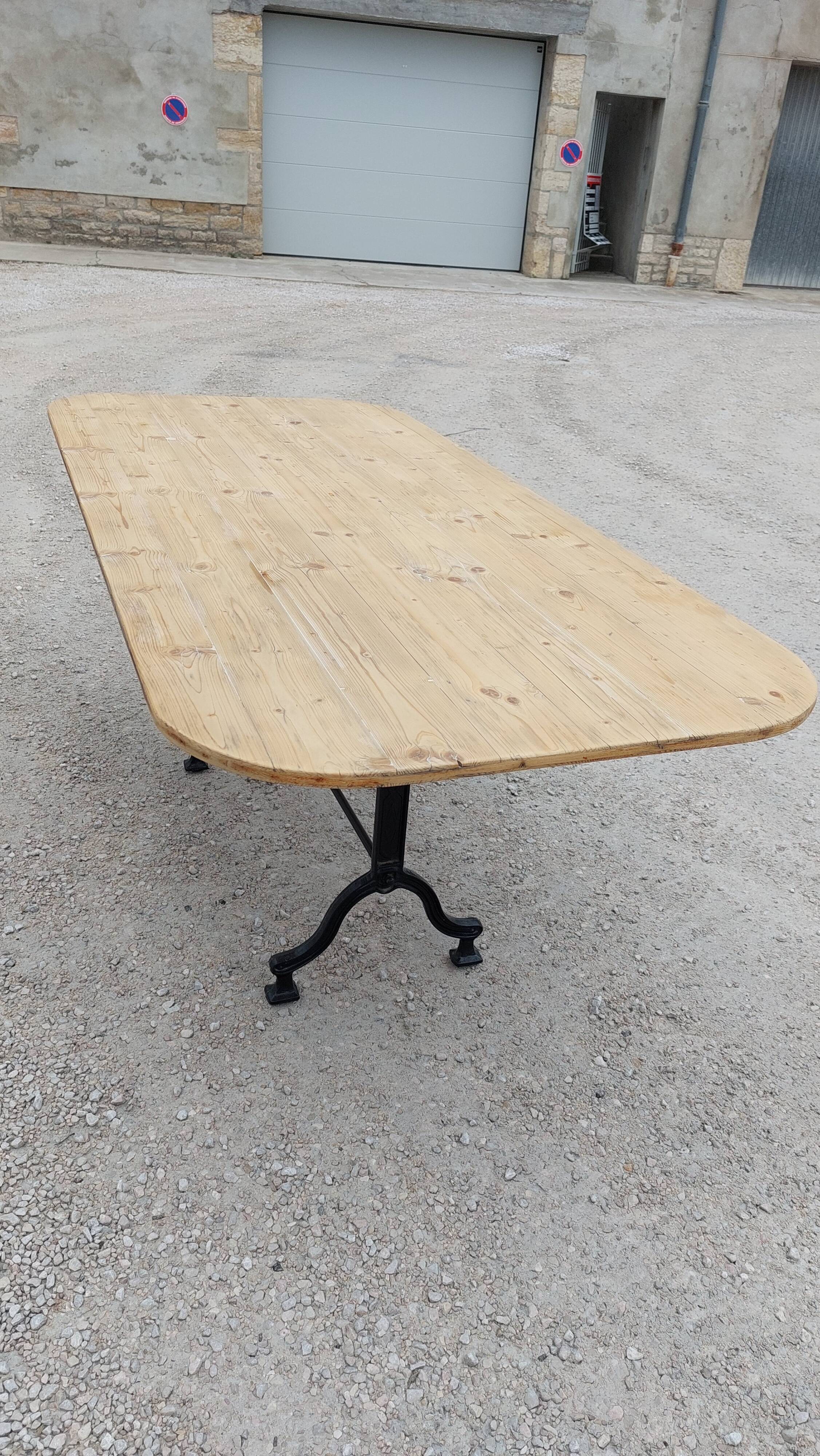 Table de restaurant bistrot en fonte -1m76