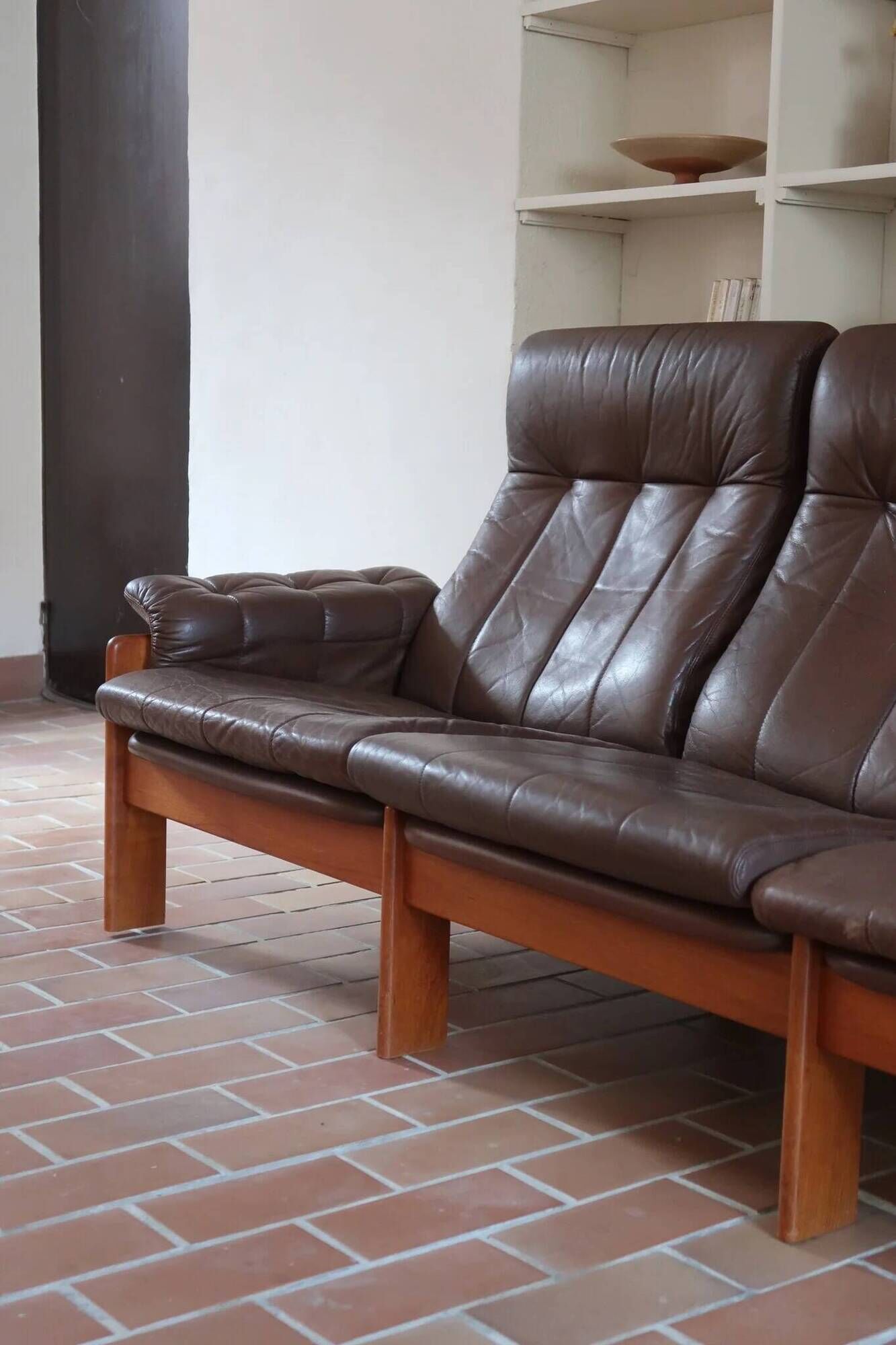 Brown leather 3-seater sofa, Sven Ellekaer for Skipper, 1982.