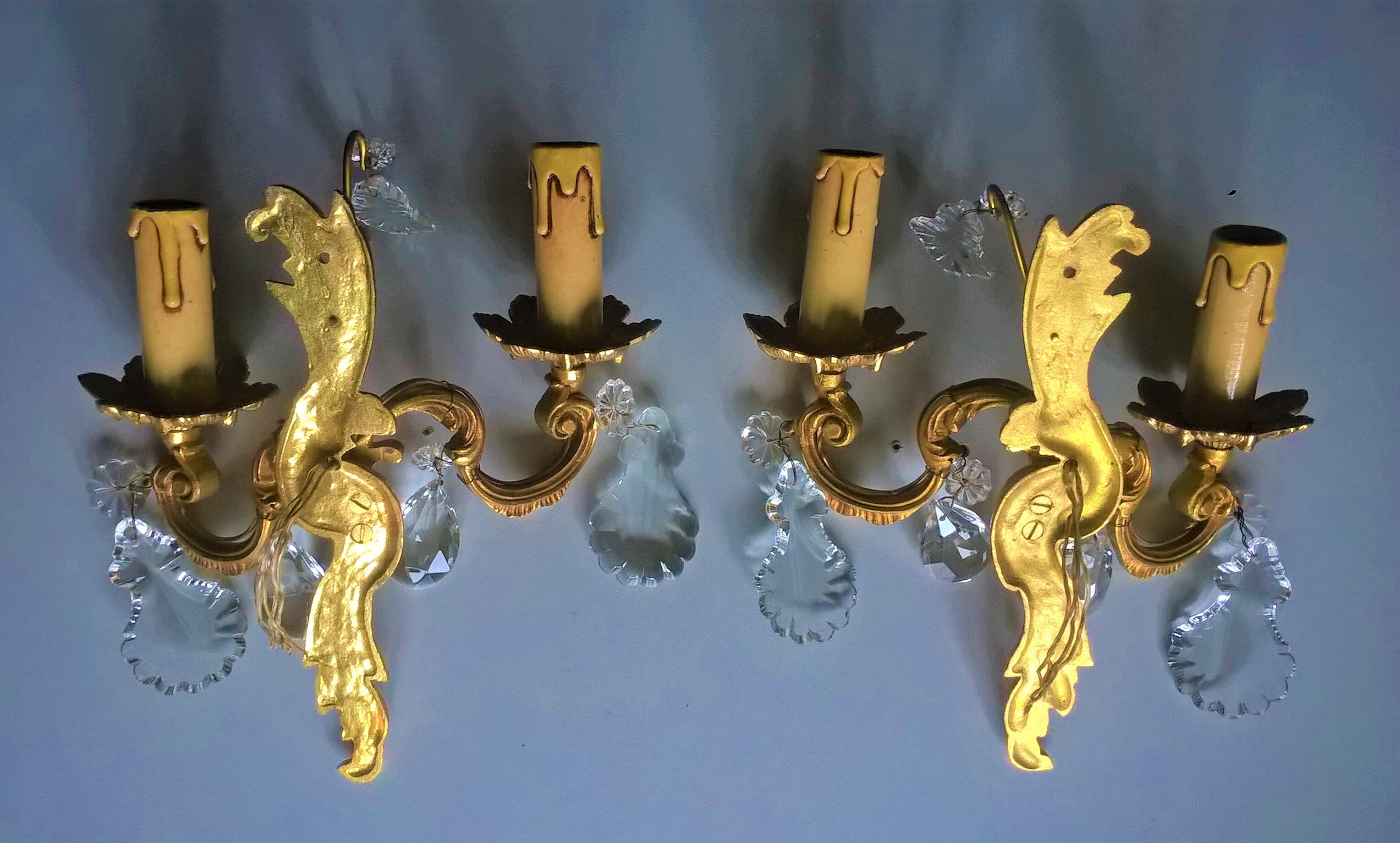 Pair of asymmetrical appliques, gilded bronze and crystal tassels, Louis XV style