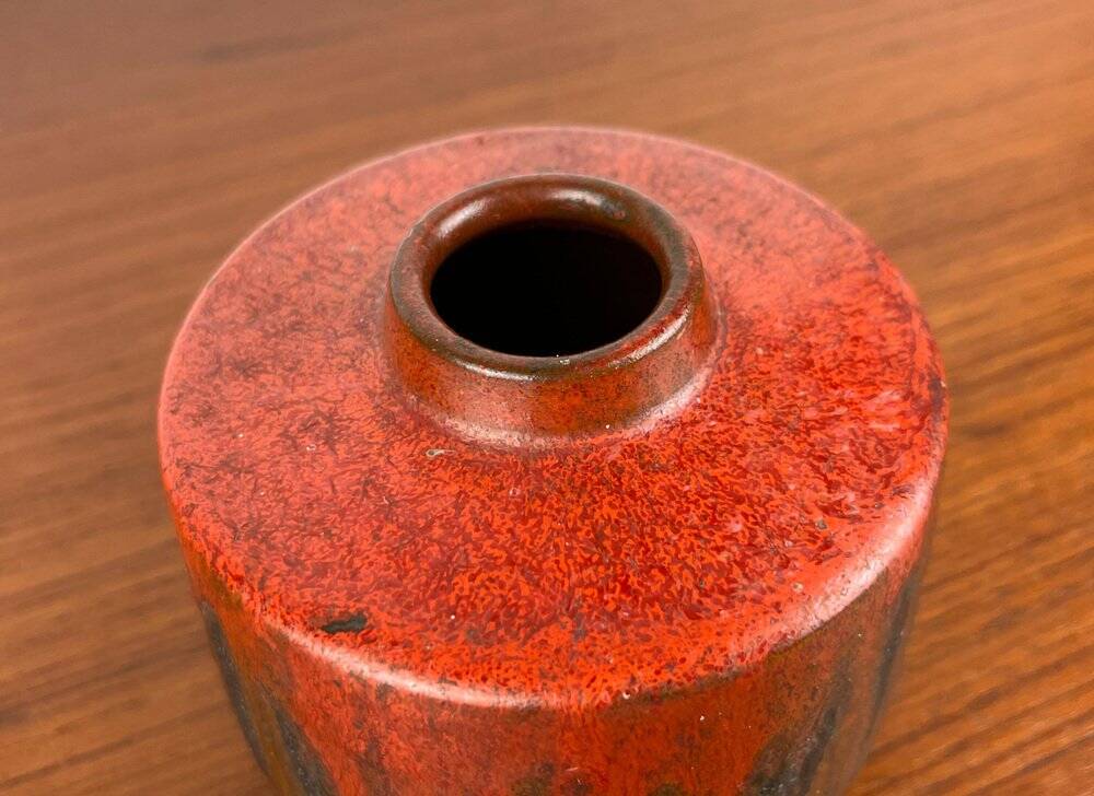Brutalist studio pottery vase by Lu and Gerd Grove, 1964.