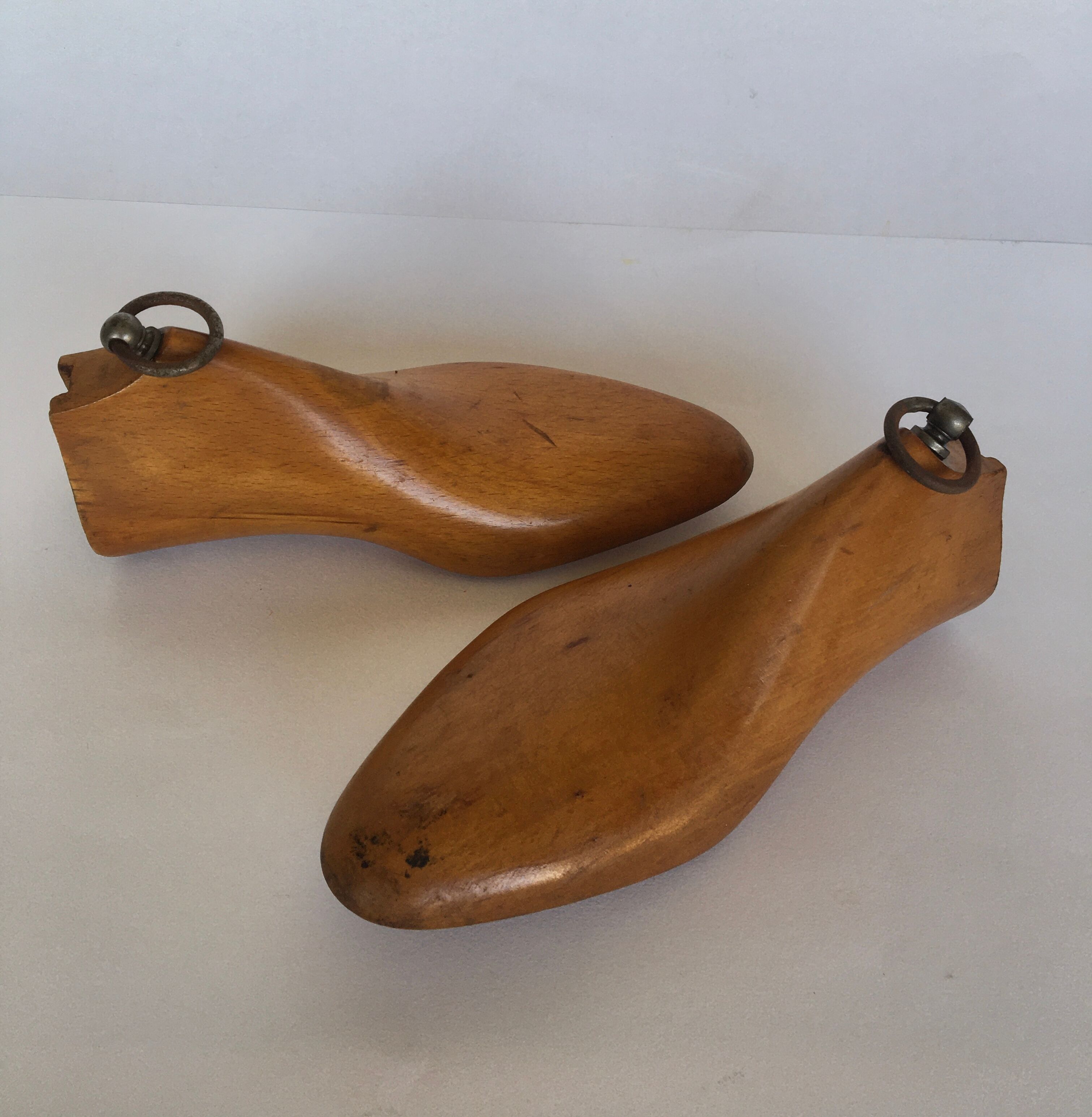 Wooden shoe trees