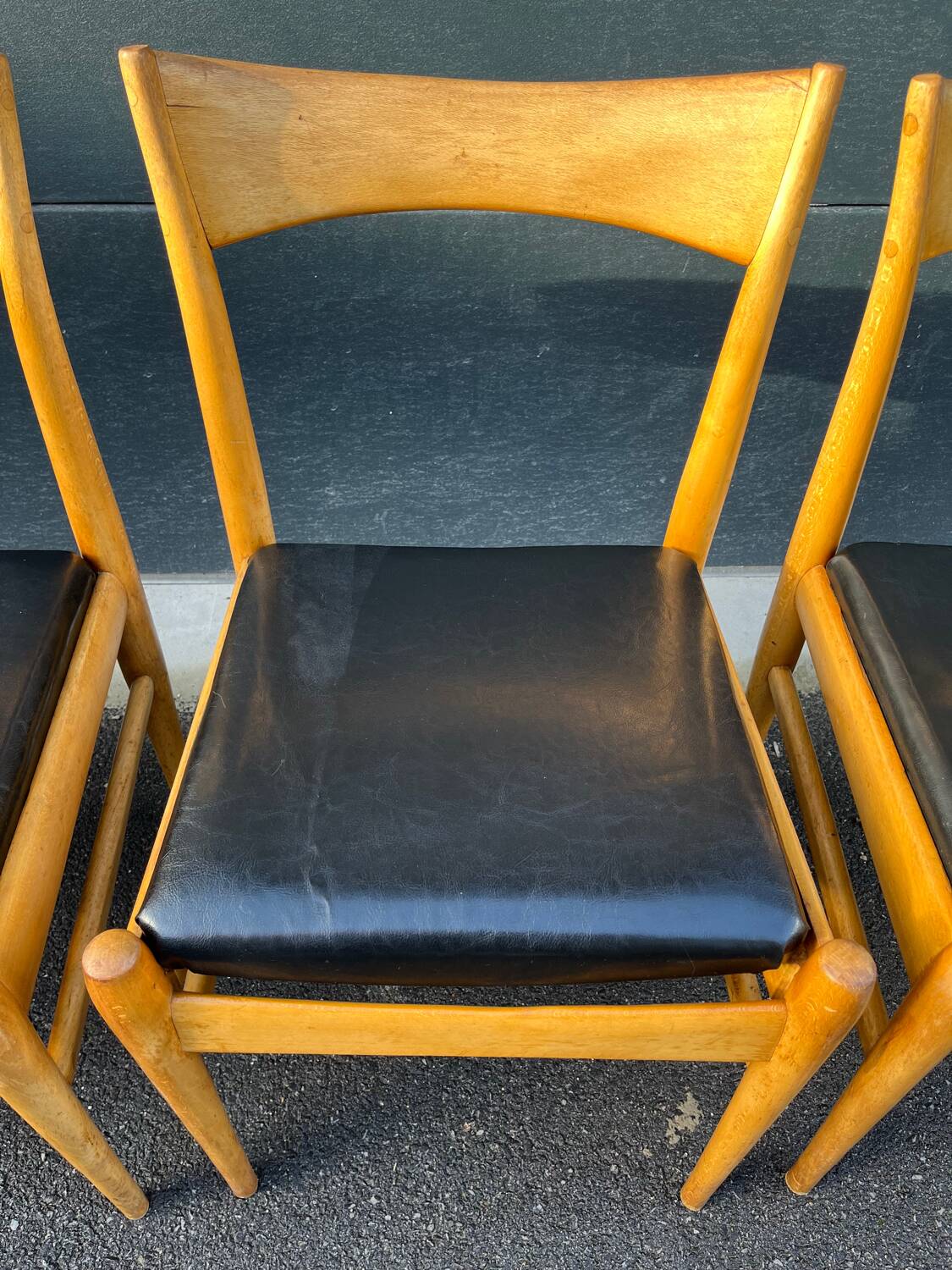 Scandinavian chair in wood and skai