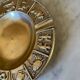 Cendrier horoscope en bronze doré vintage