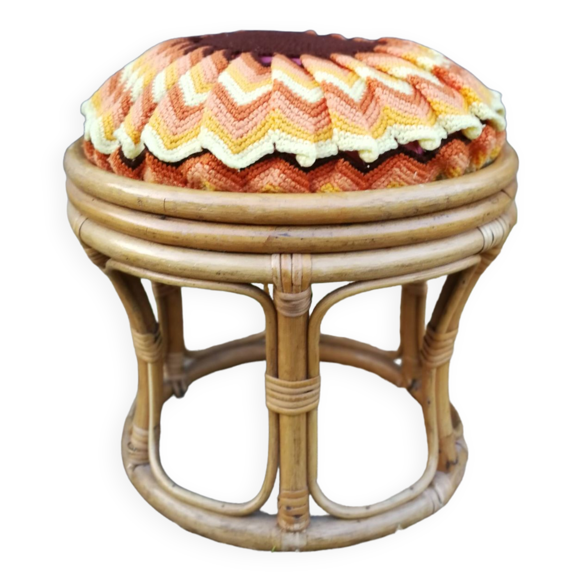 Rattan pouf and its 70's cushion