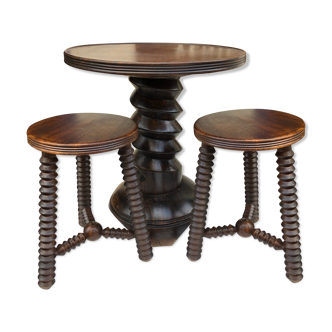 Gueridon et paire de tabourets