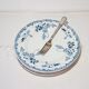 Lot 4 flat plates in Earthenware of St Amand and Hamage model Modern-Style, iron earth.