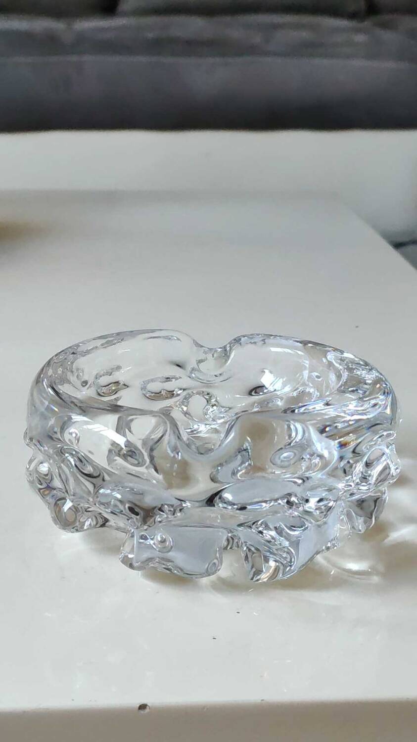 Elegant Empty pocket/ashtray organic floral shape. In crystal. Charles Schneider style. Diam 12 cm