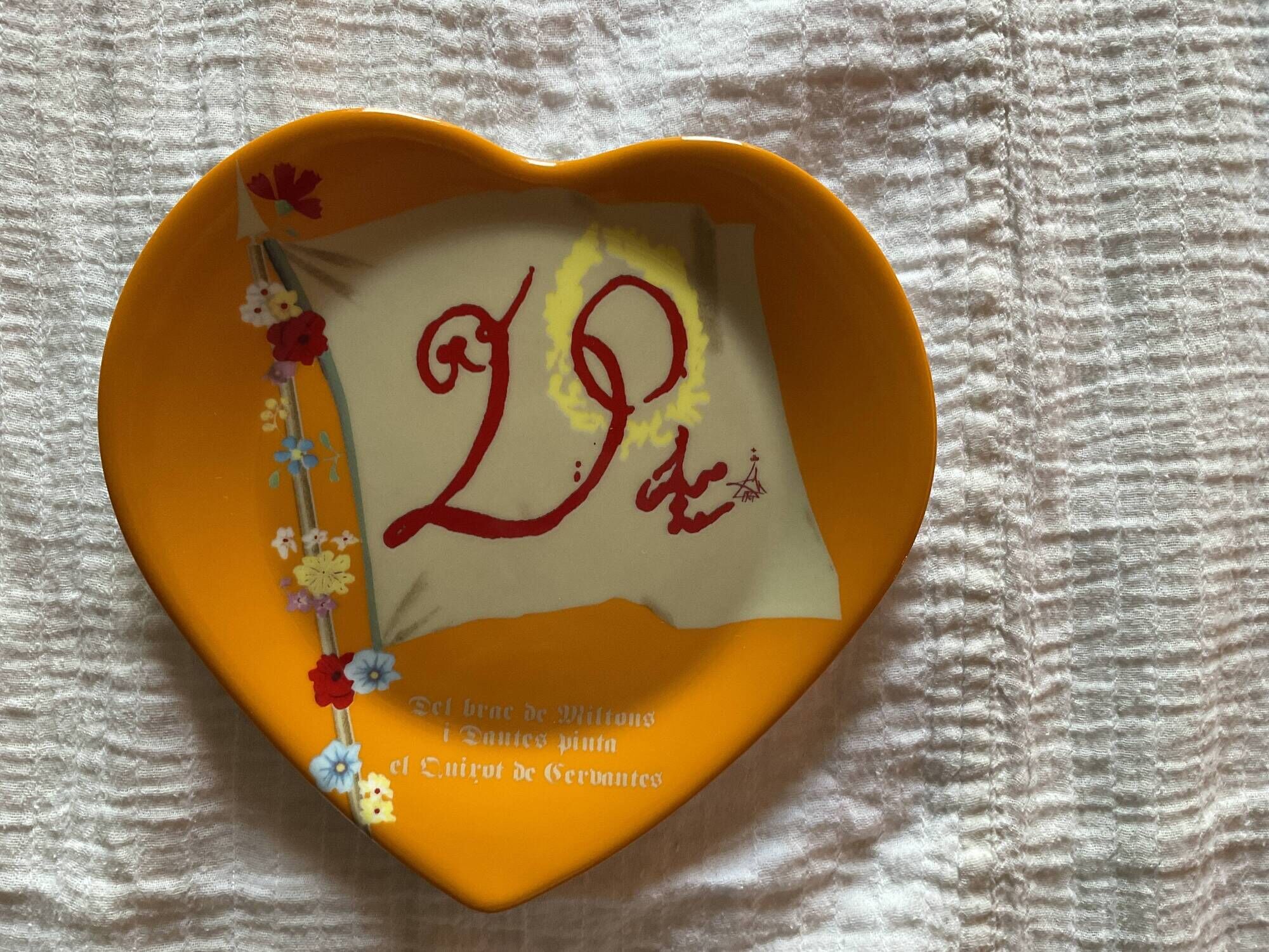 6 small heart-shaped porcelain plates Philippe Deshoulieres Salvador Dali