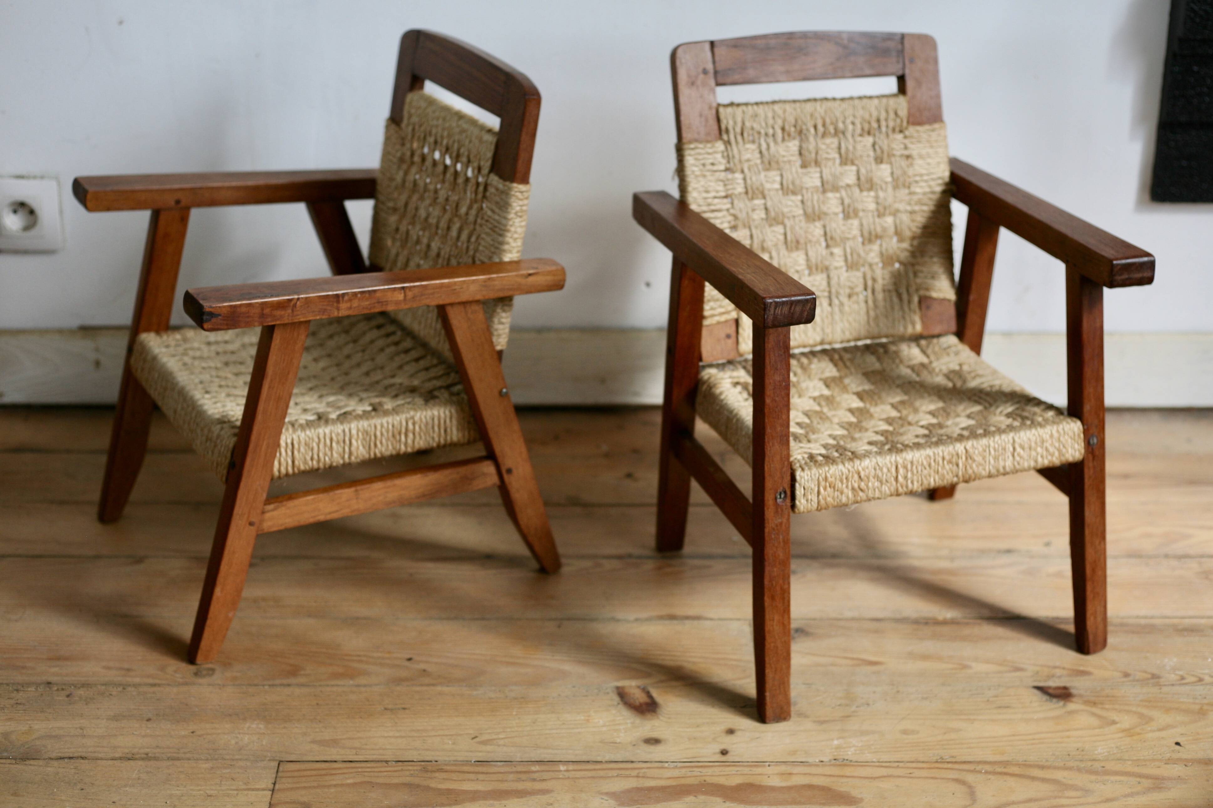 Pair of children's armchairs in rope, attributed to Audoux Minet.