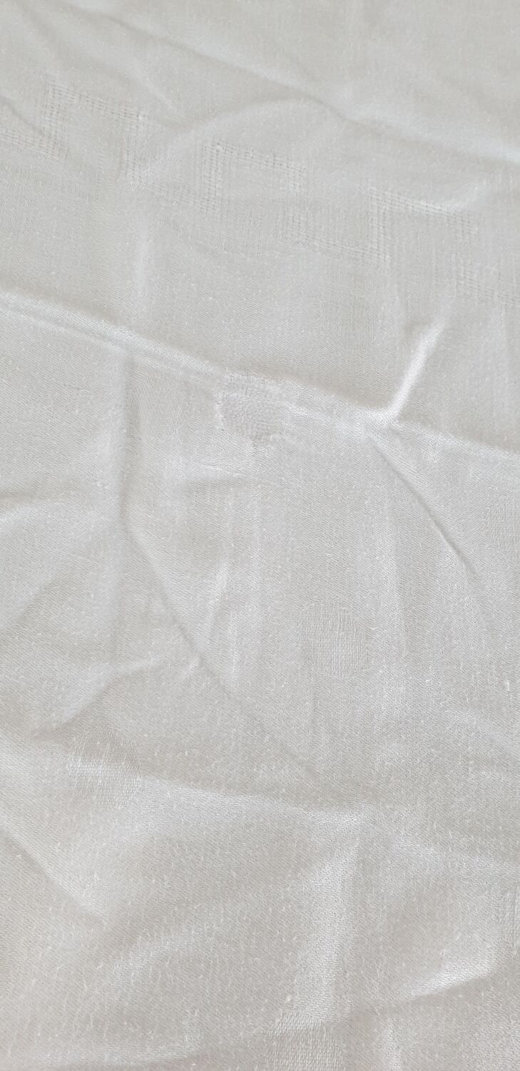 Old tablecloth with 6 towels
