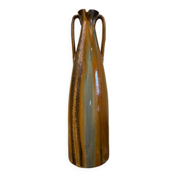 Enameled stoneware carafe