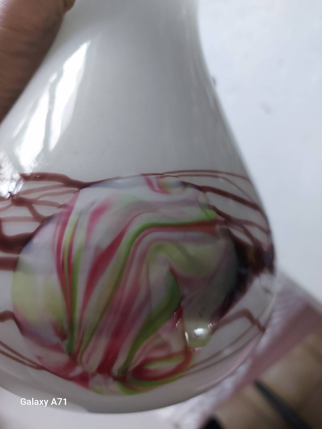 Vase boule en Opaline blanche pop art de Florence