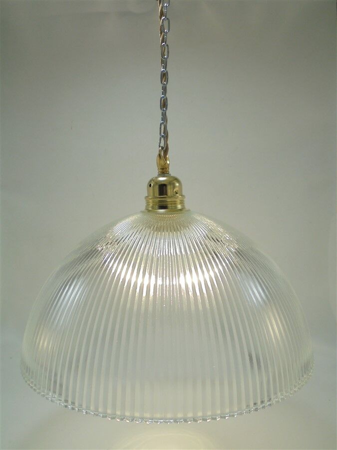 Striated glass suspension