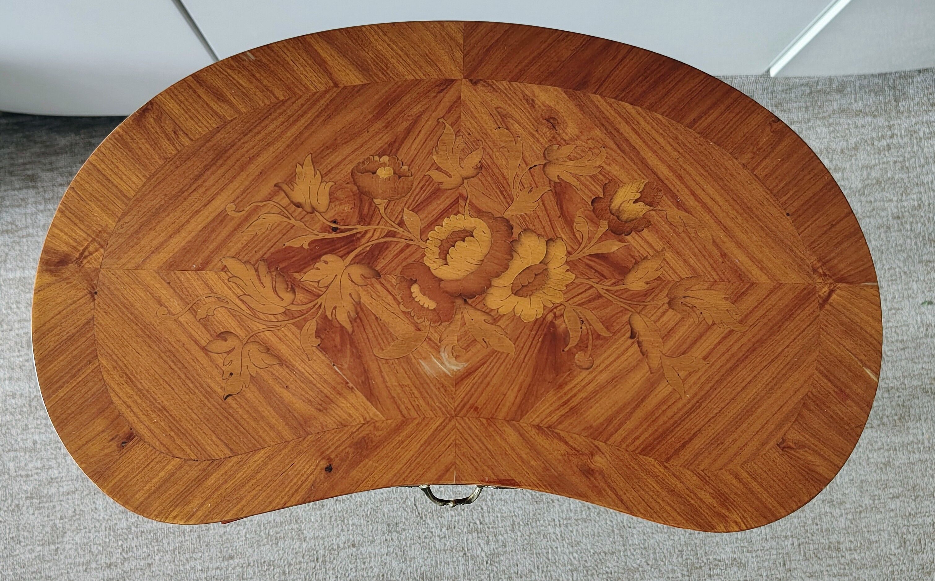 Table de chevet rognon
