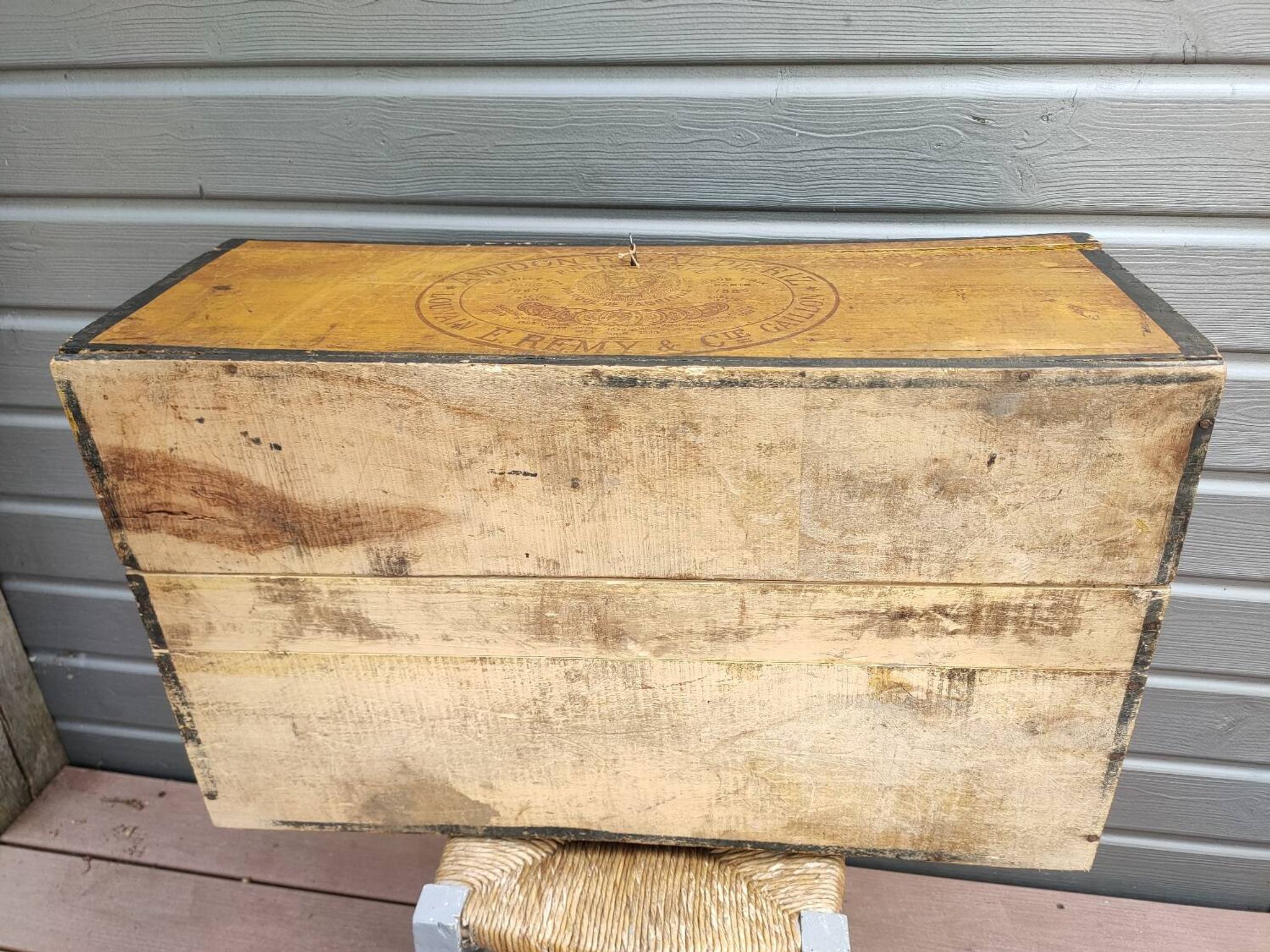 Old wooden advertising trunk Royal rice starch E.Remy & Cie