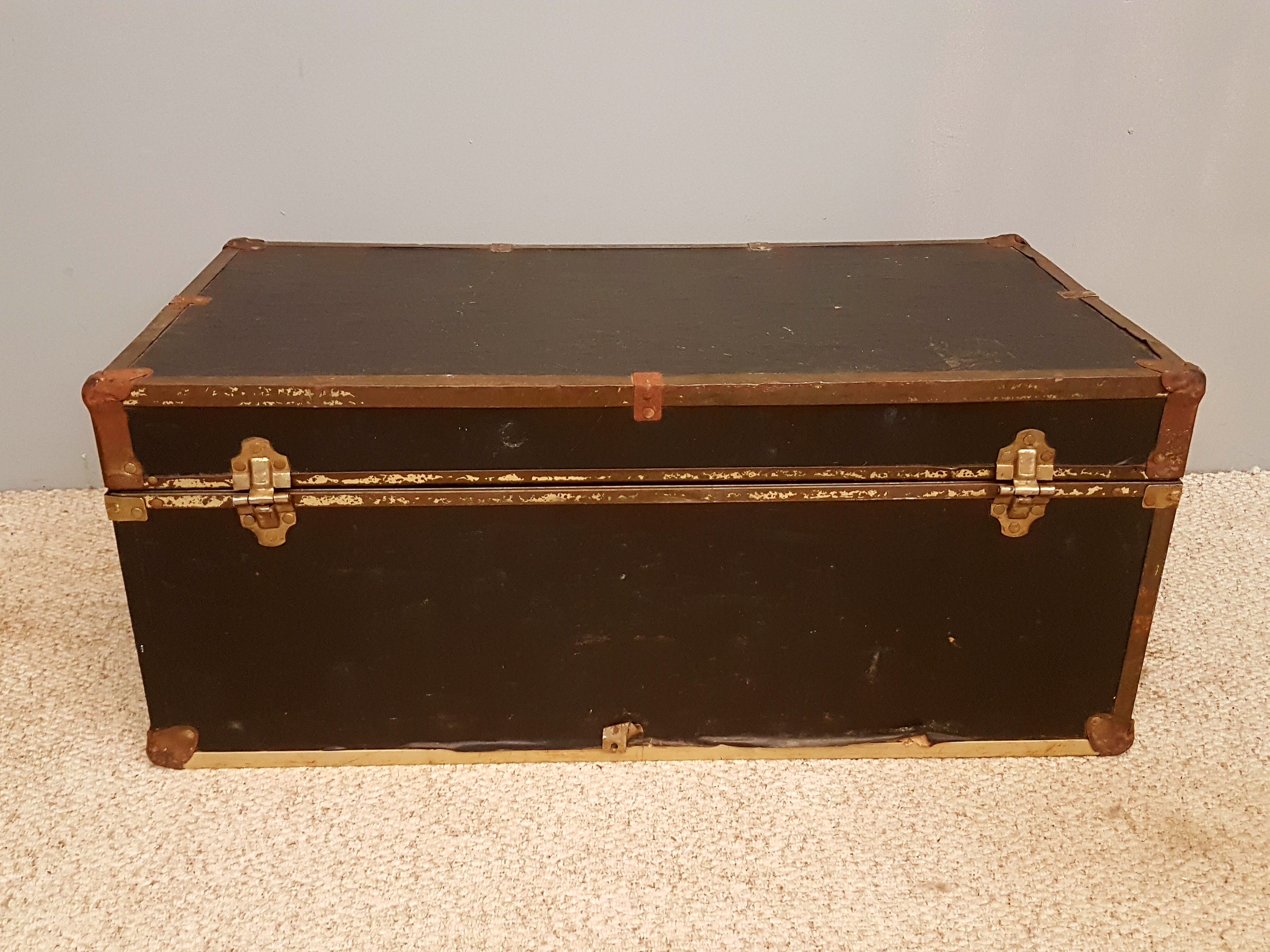 American old trunk / chest usa