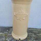 Umbrella door in glazed and vintage porcelain.