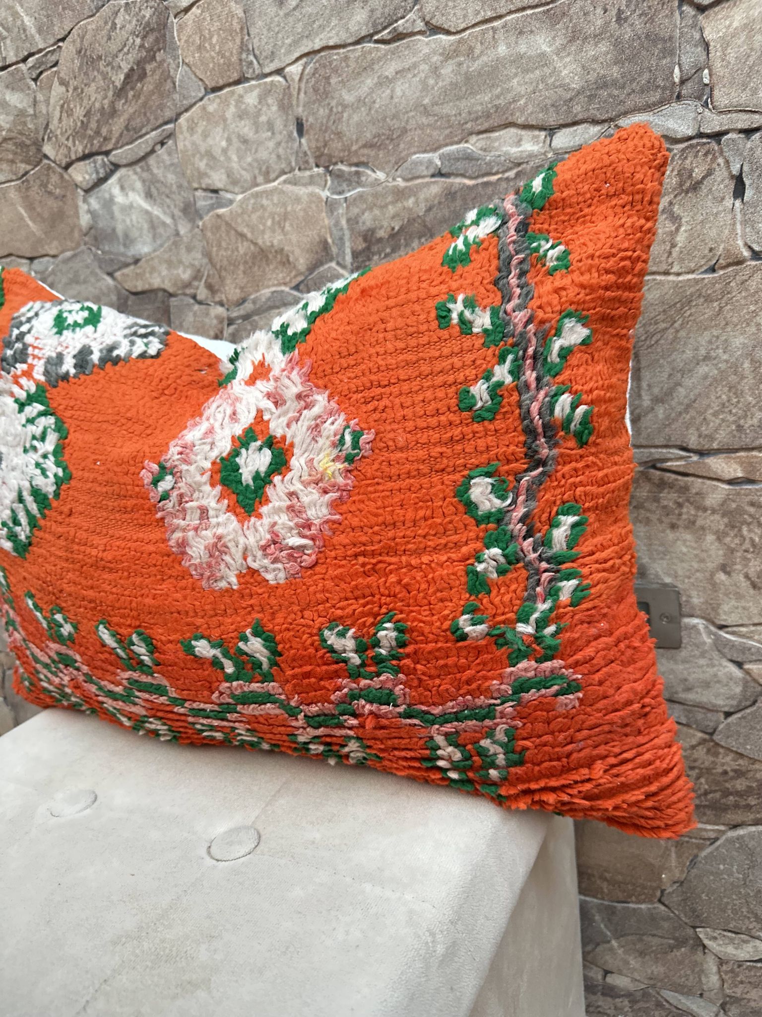 Vintage Berber Kilim cushion cover: Moroccan wool cushion