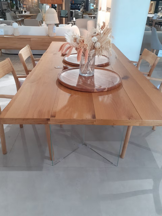 Table en chêne et verre