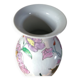 Hand-painted Chinese vase | Floral patterns