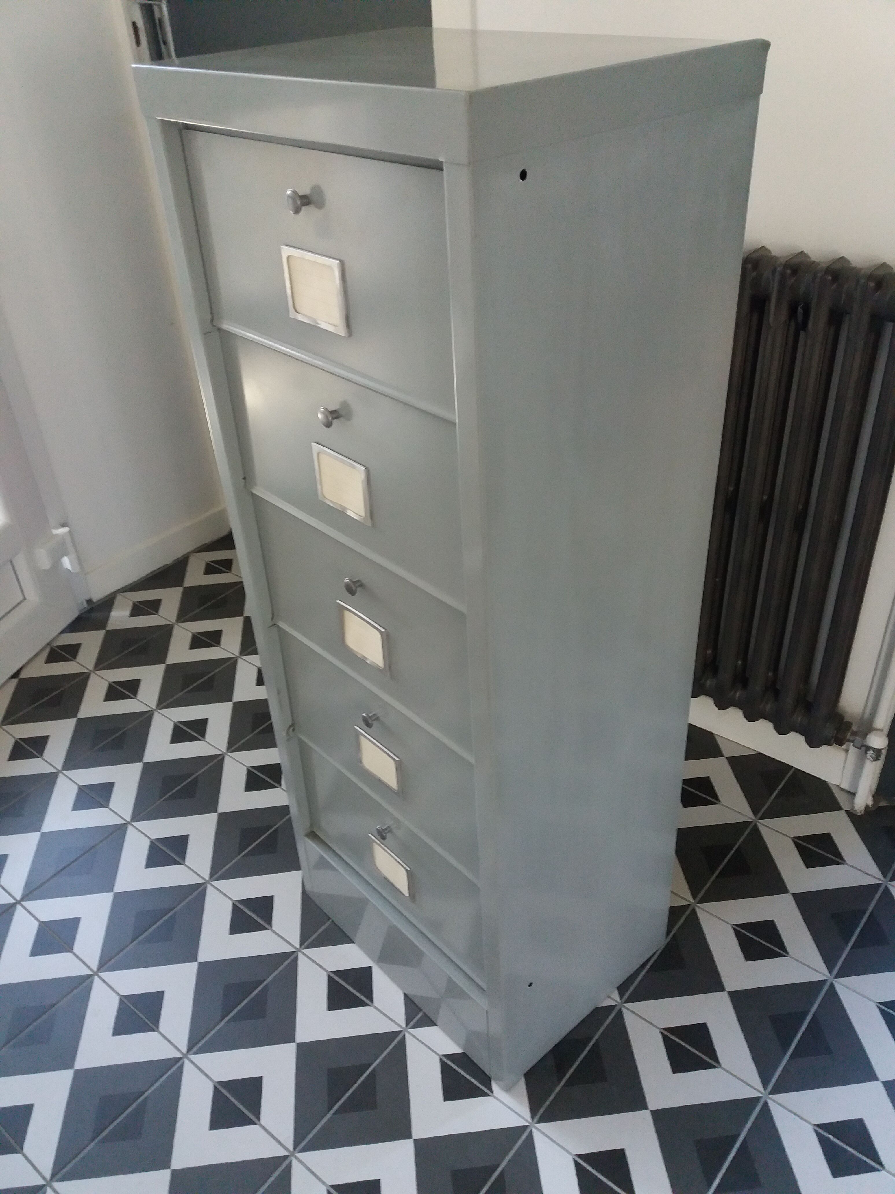 Industrial furniture with valves