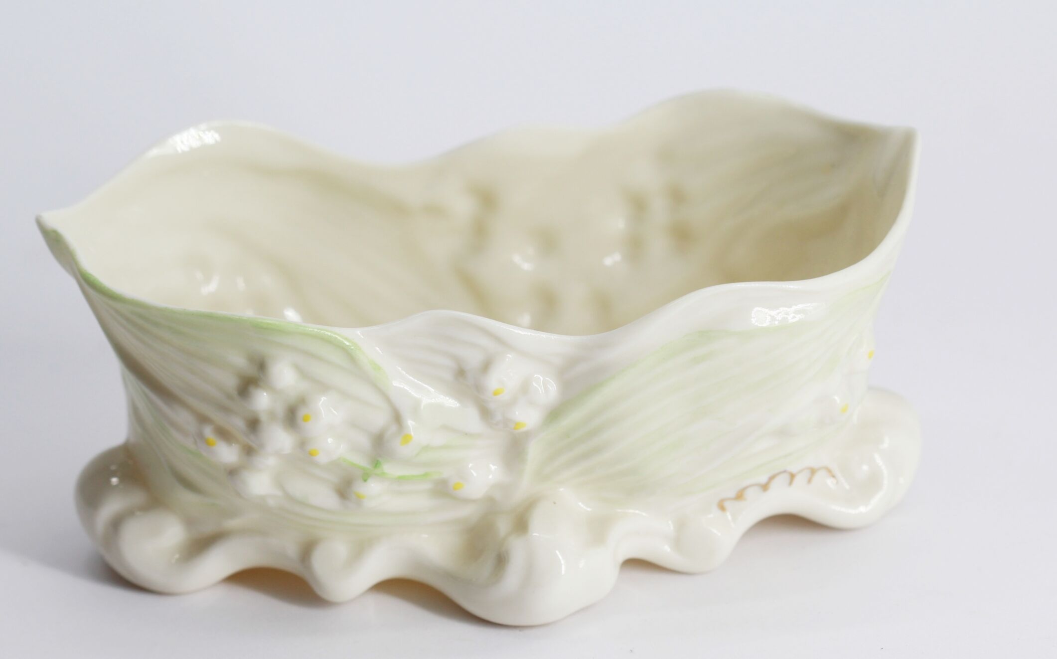 Ceramic thrush pot cover