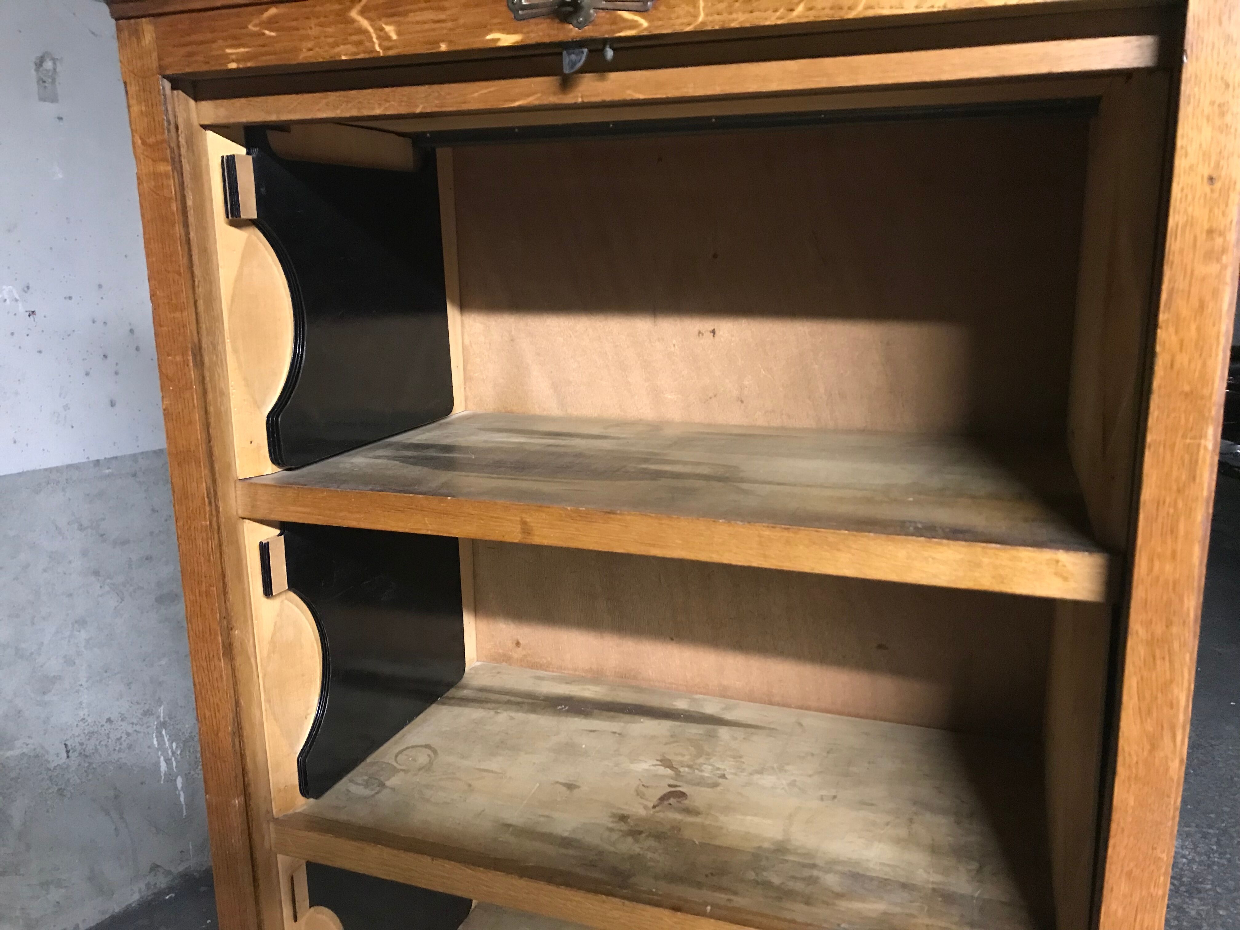 Notary curtain cabinet 1900