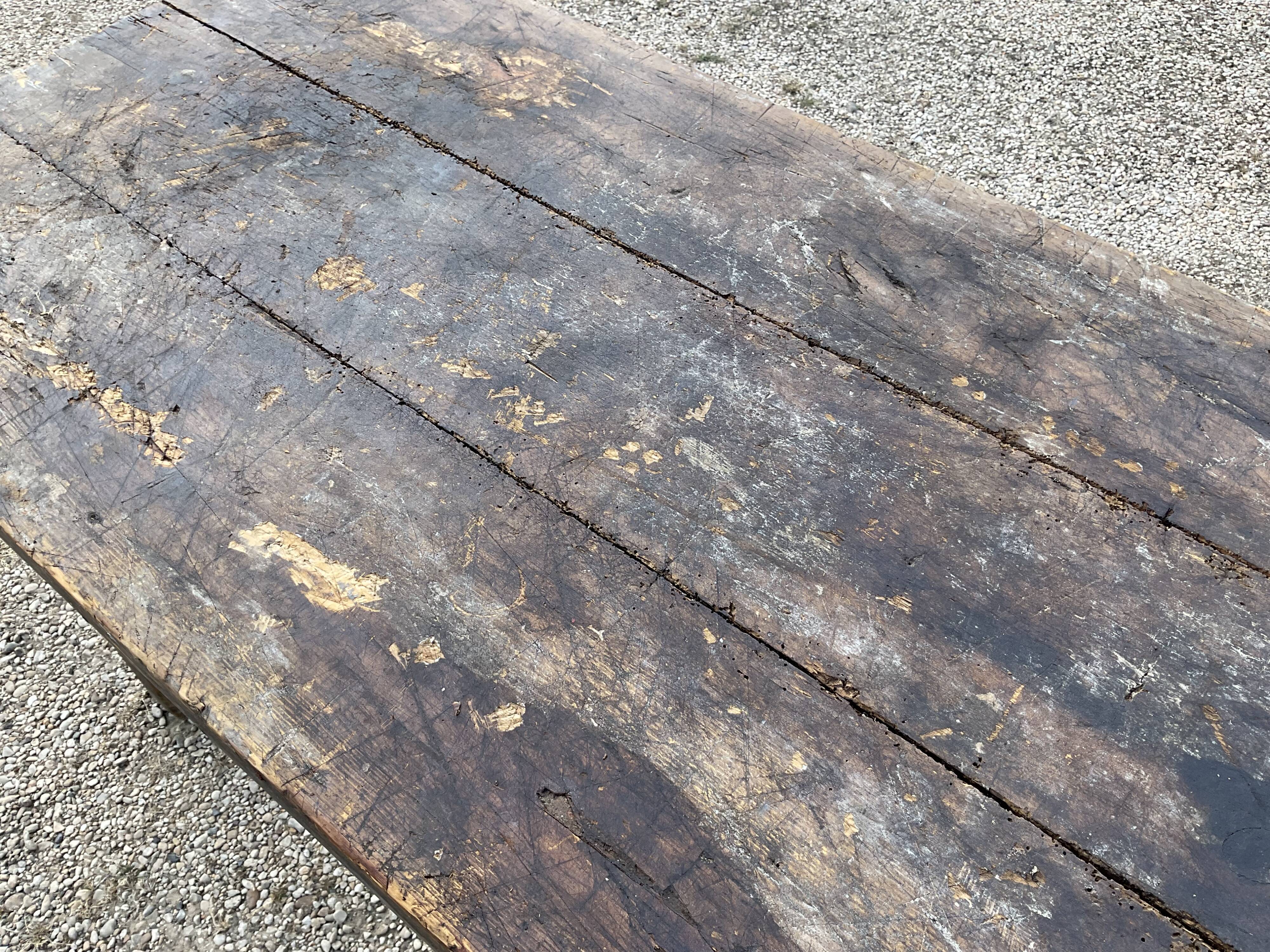 Farm table