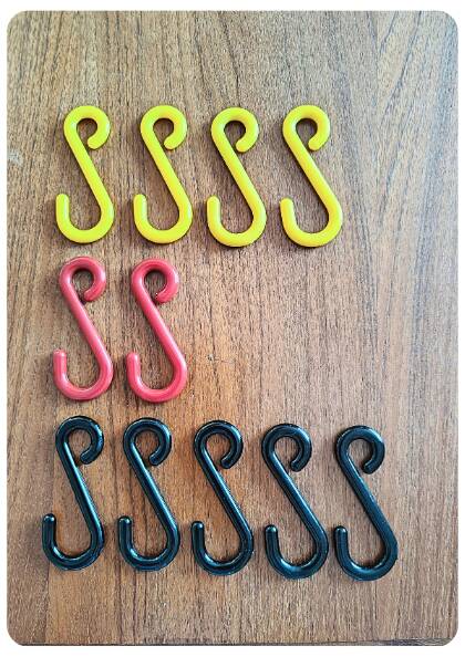 Paire de porte-manteaux String des années 50 par Karl Fichtel pour Dra