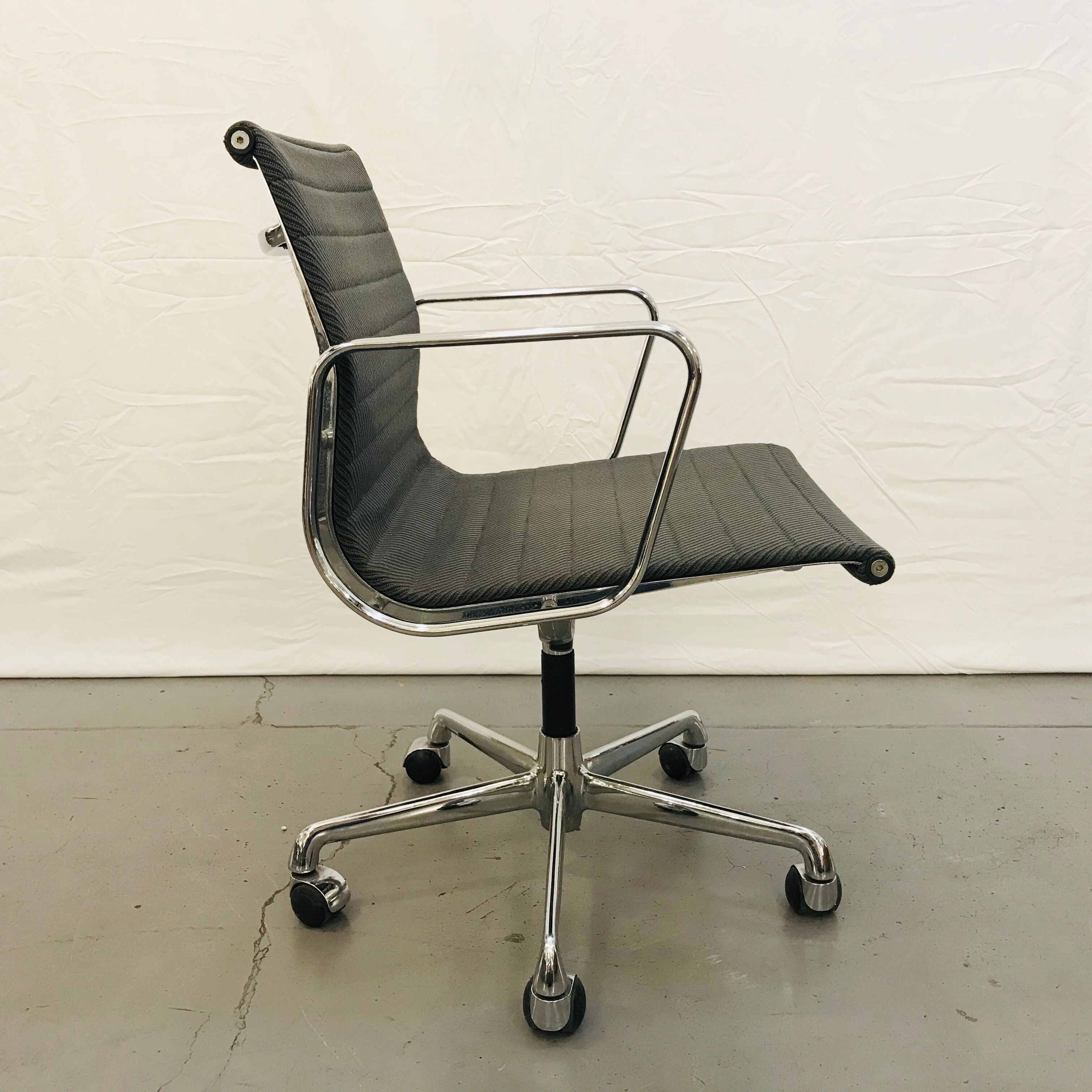 EA117 Chair by Ray and Charles Eames for ICF, 1958