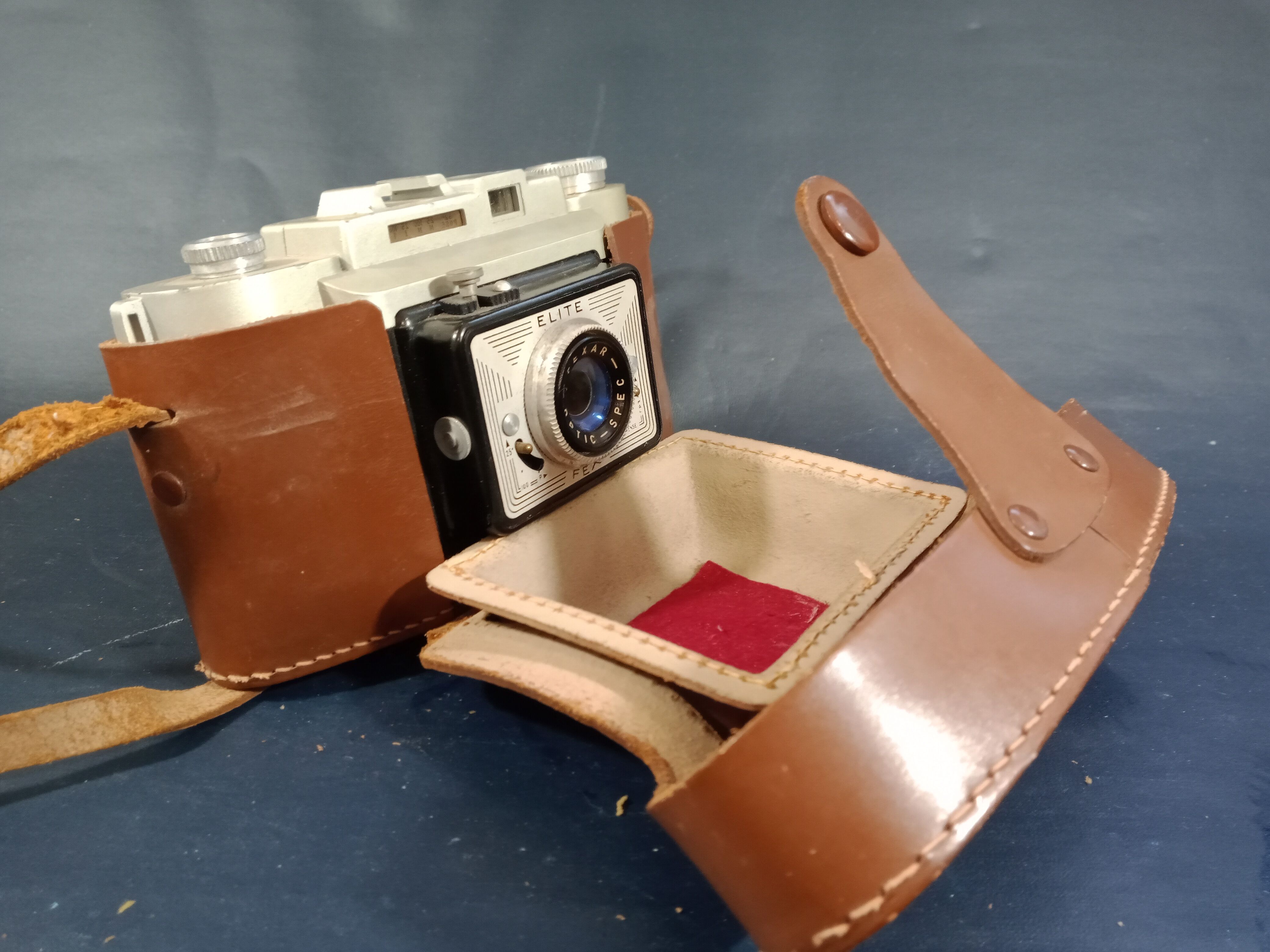 Fex Elite camera with leather cover and flash
