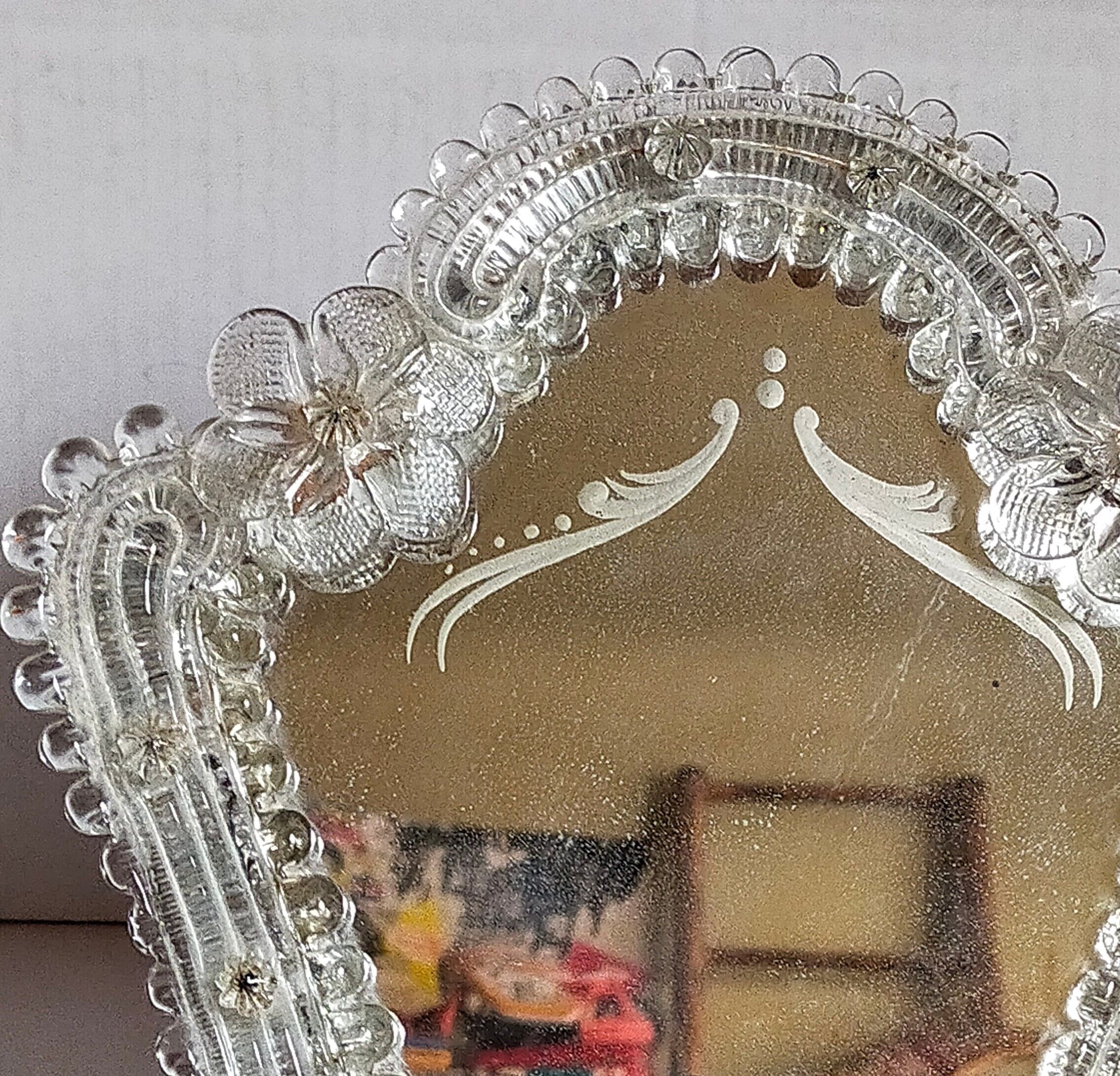 Venetian mirror 22cm X 24 cm Murano glass to pose 50s