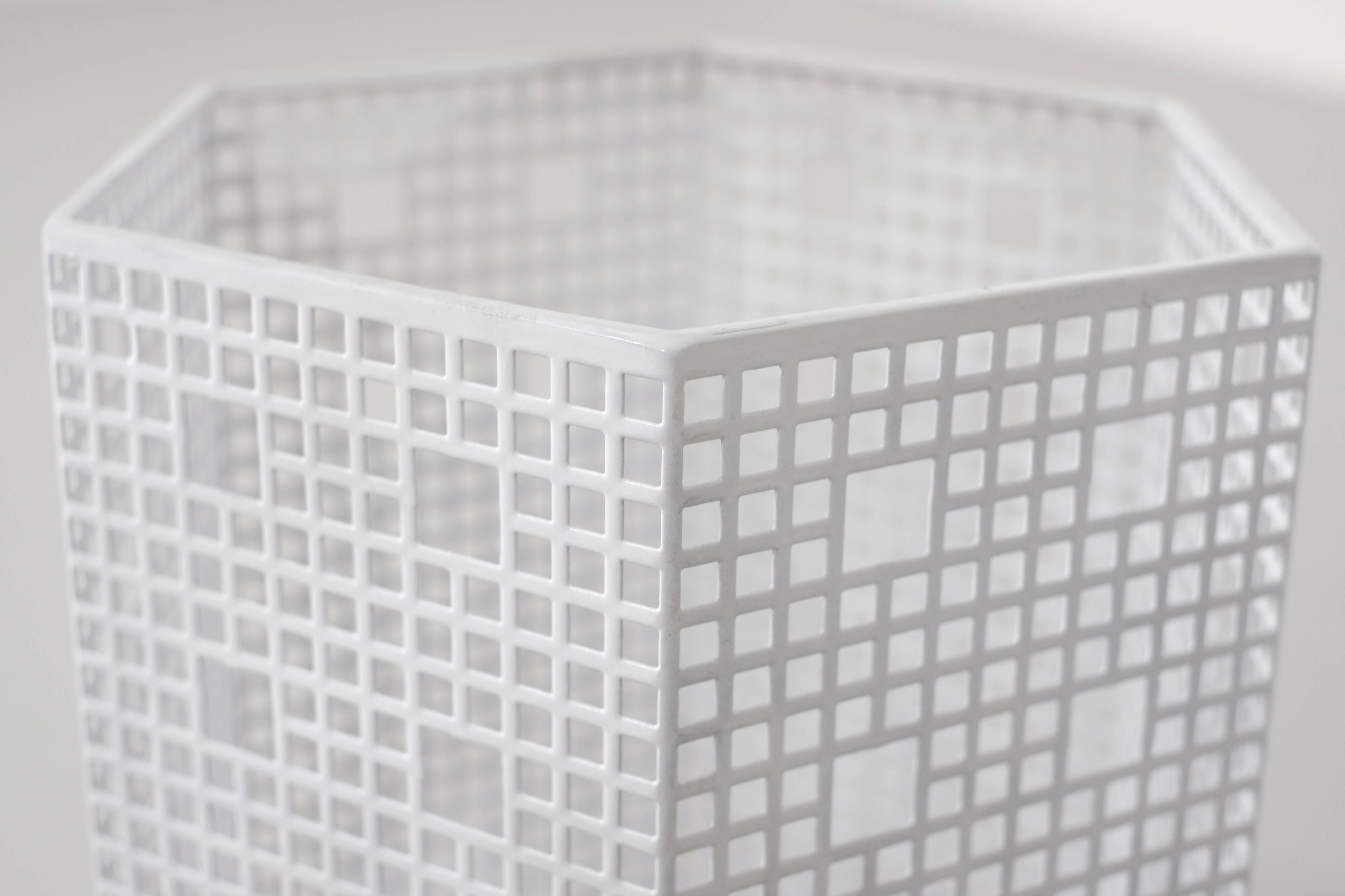 Porte-parapluies Josef Hoffmann pour Bieffeplast, Allemagne, 1905.