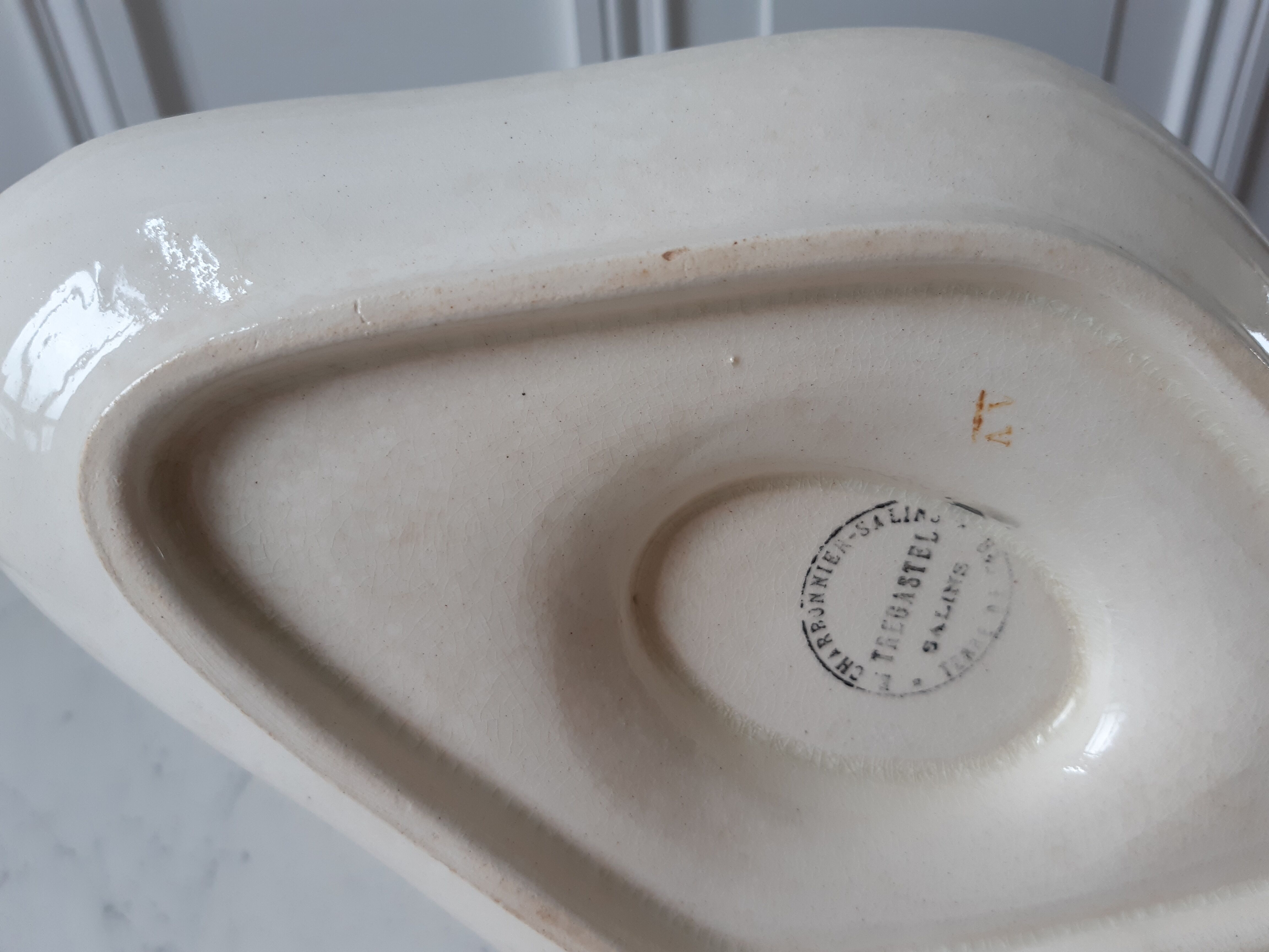 Saucière Terre de Fer Salins E Charbonnier model Tregastel