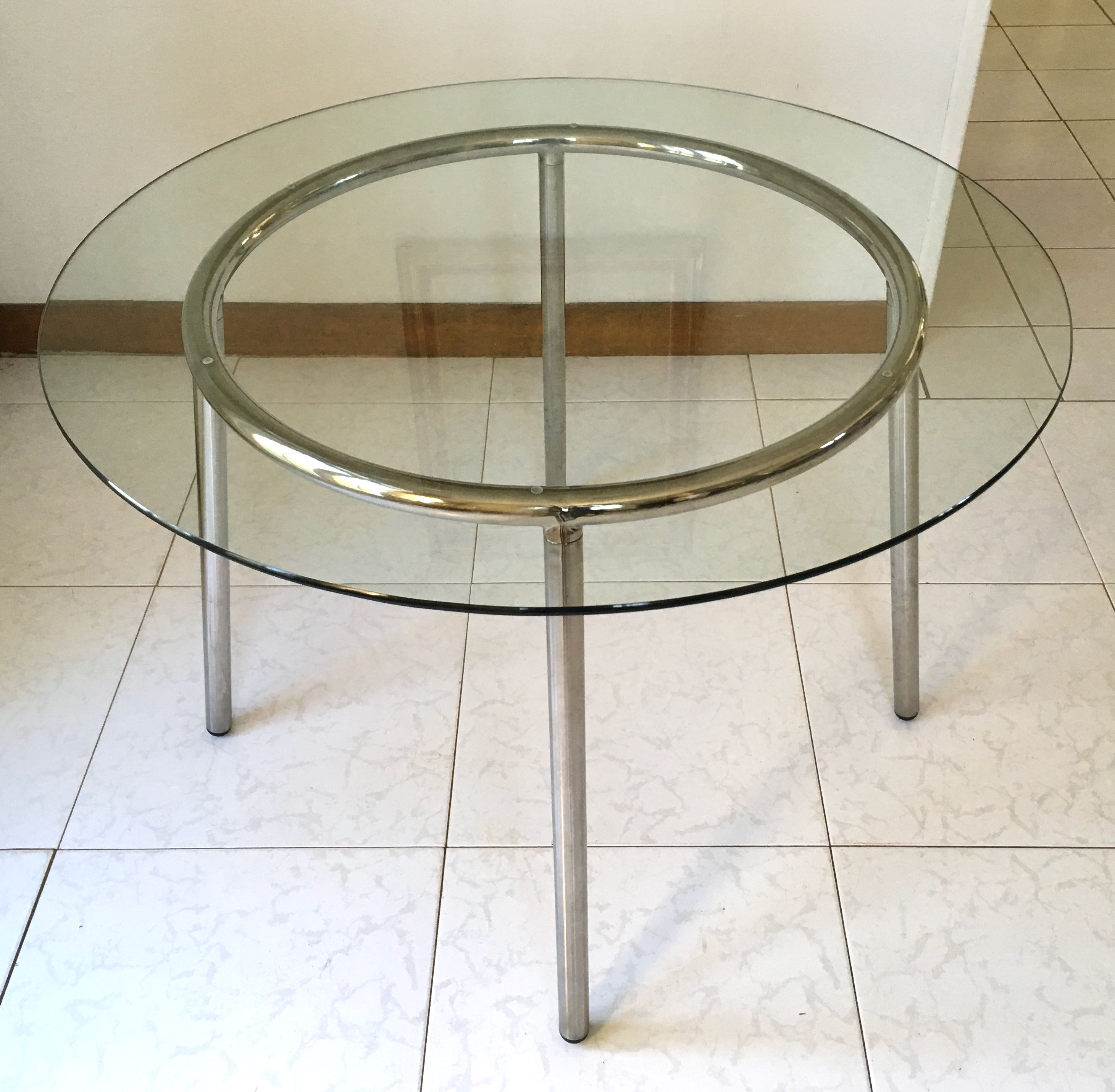 Table ronde design 1970 en verre et métal