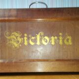 Machine sewing manual and Original portable, Victoria from 1894