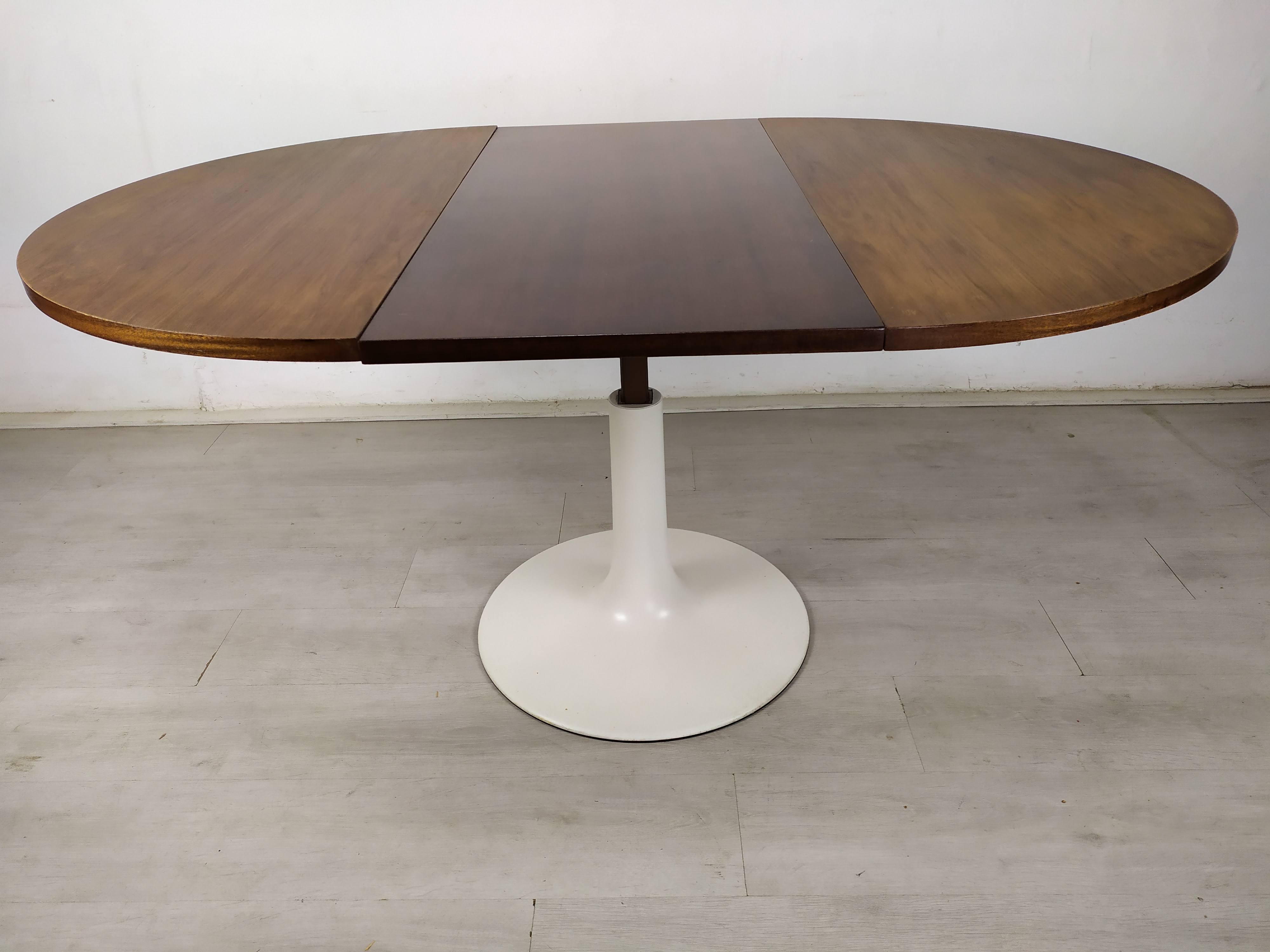 Vintage tulip foot system table