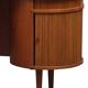 Bureau kidney danois en teck marron années 1950 — forme organique et tambour
