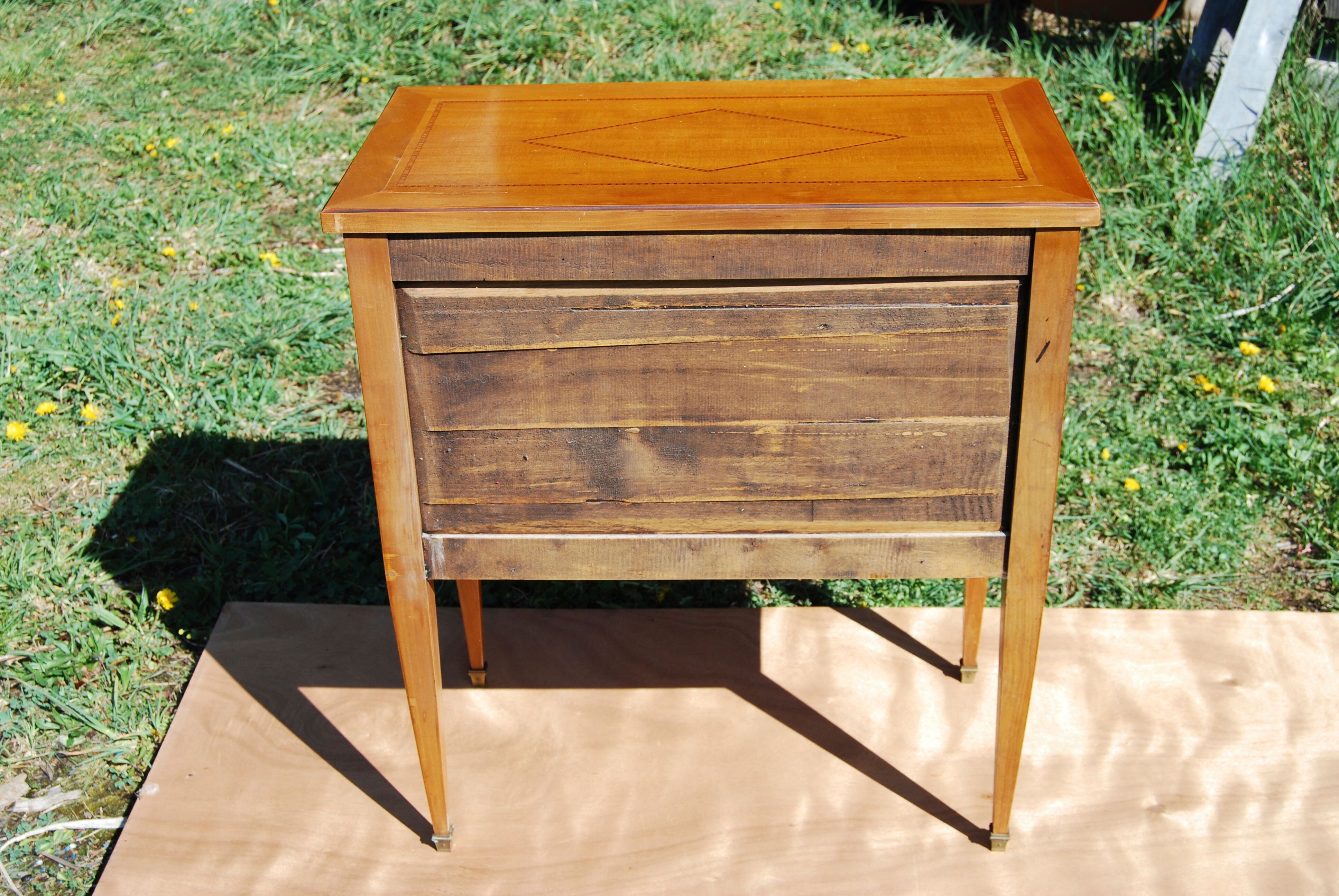 Louis XVI-style dresser with a marquetry fillet decoration